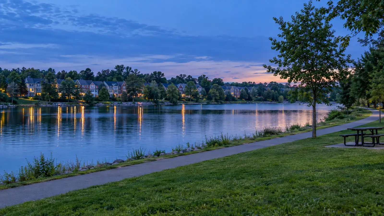 A neighborhood scene from Maryland Heights, MO